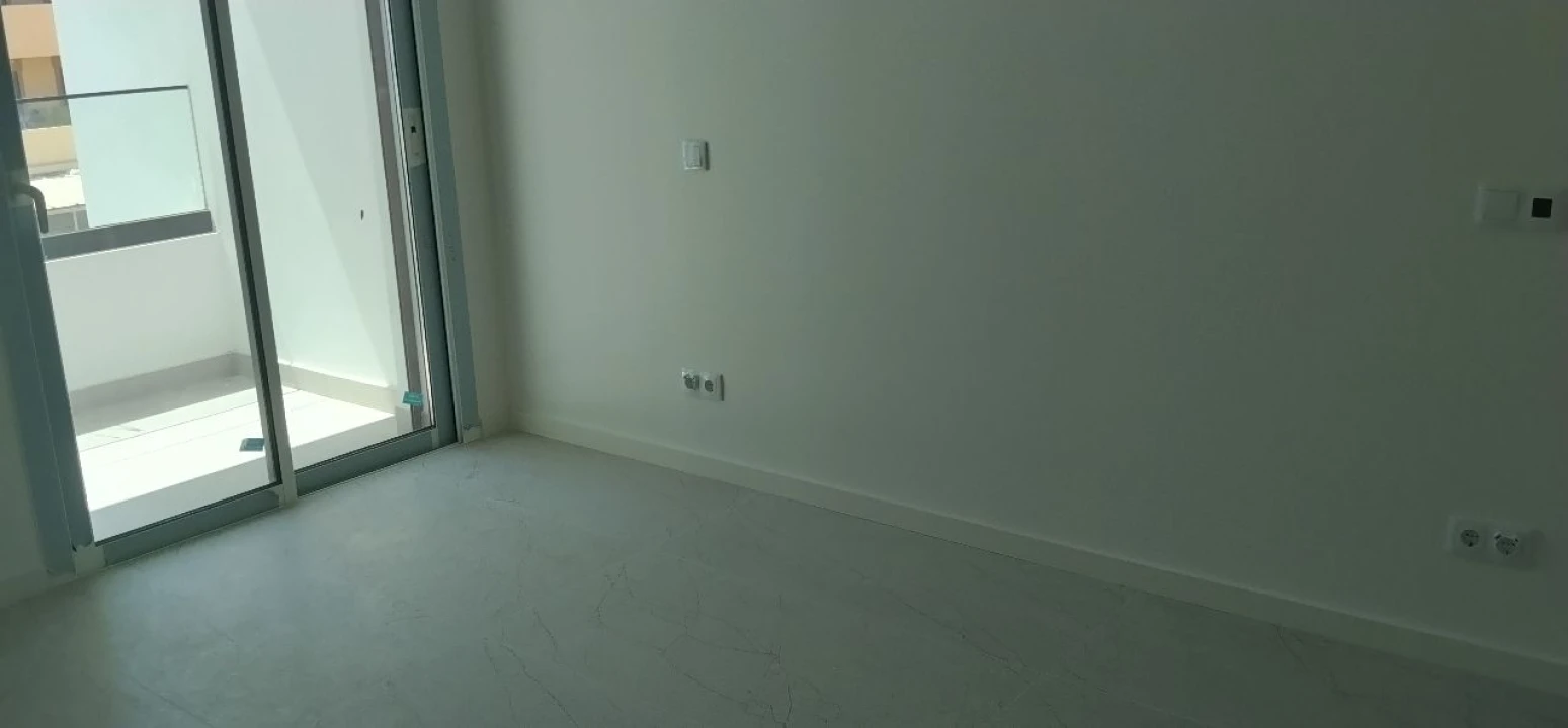 Apartamento T2 para Venda em Quarteira Foto 3