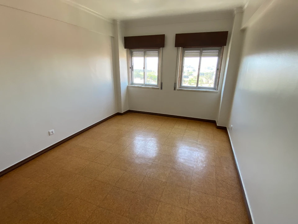 Apartamento T2 para Venda em Amadora Foto 9