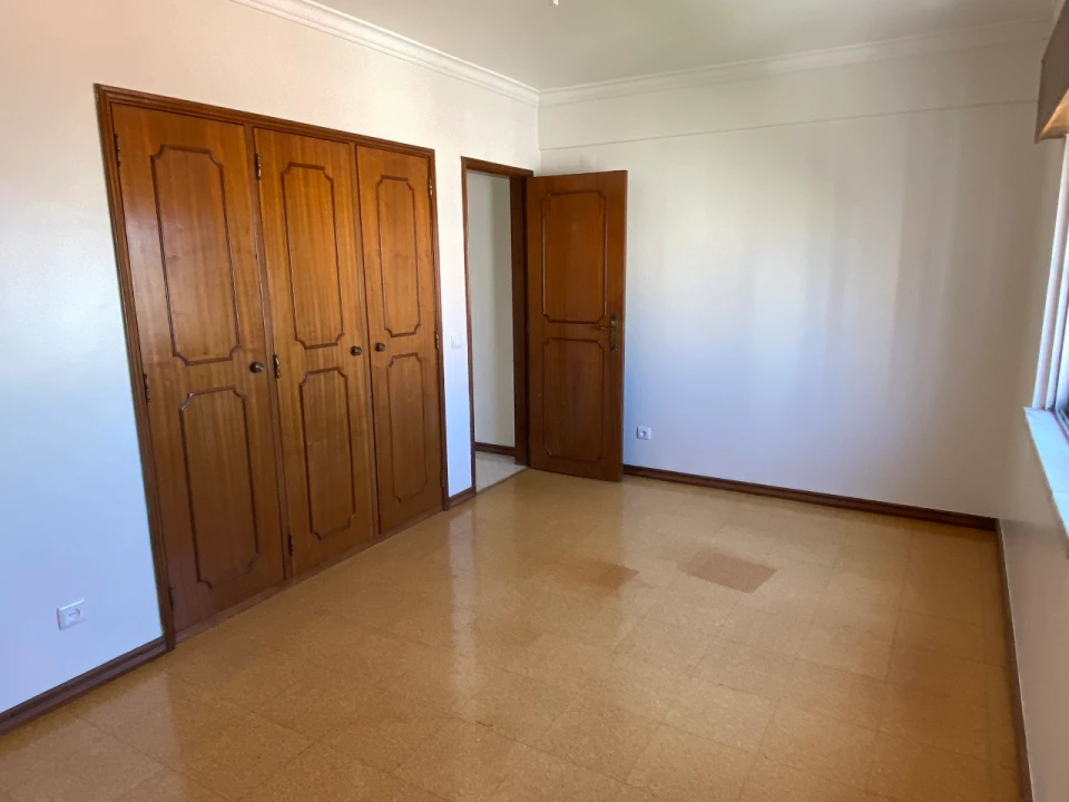 Apartamento T2 para Venda em Amadora Foto 7