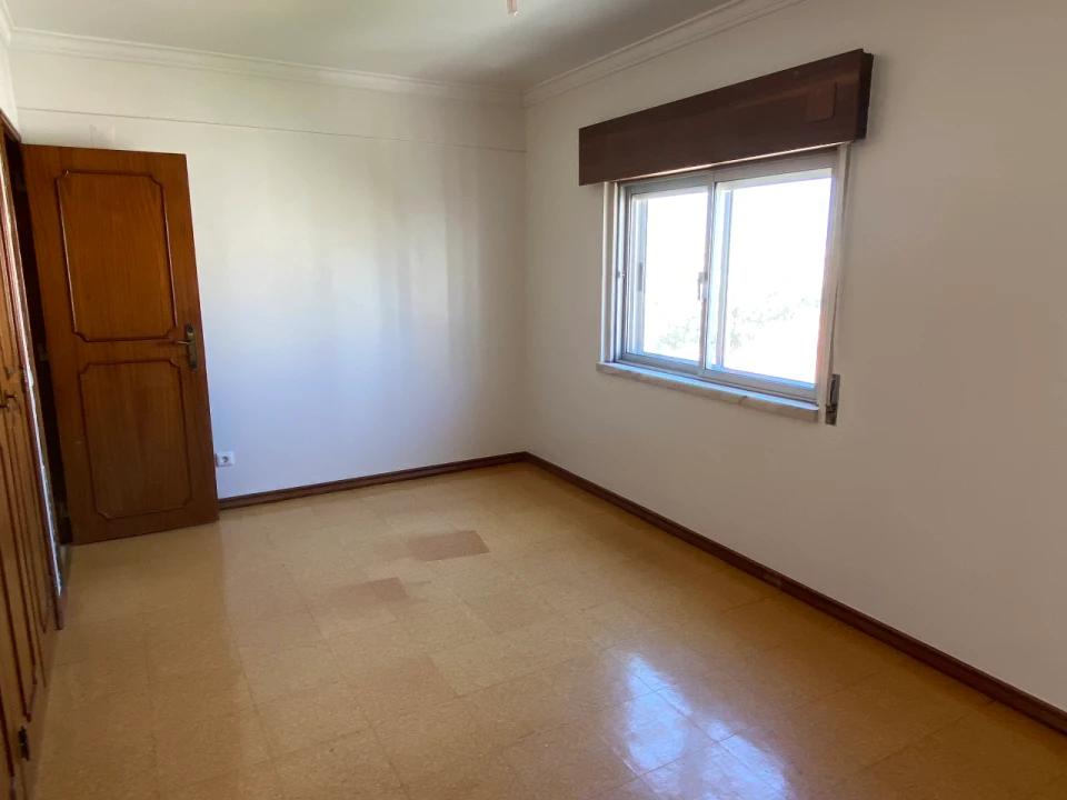 Apartamento T2 para Venda em Amadora Foto 6