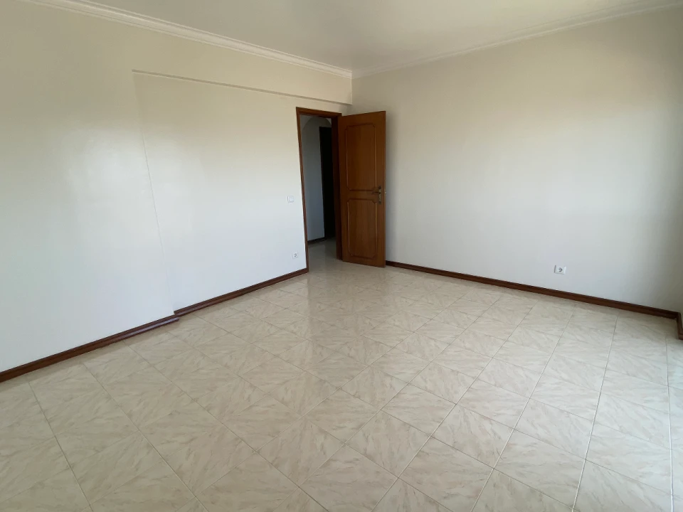 Apartamento T2 para Venda em Amadora Foto 4