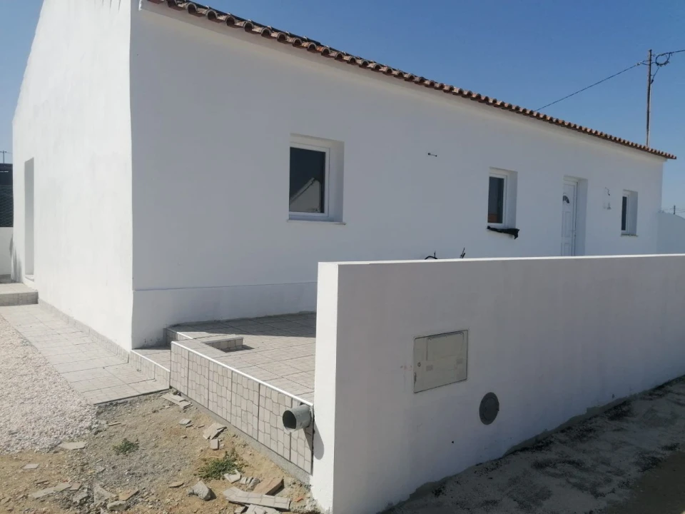 Moradia T3 para Venda em Cabeça de Carneiro Foto 2