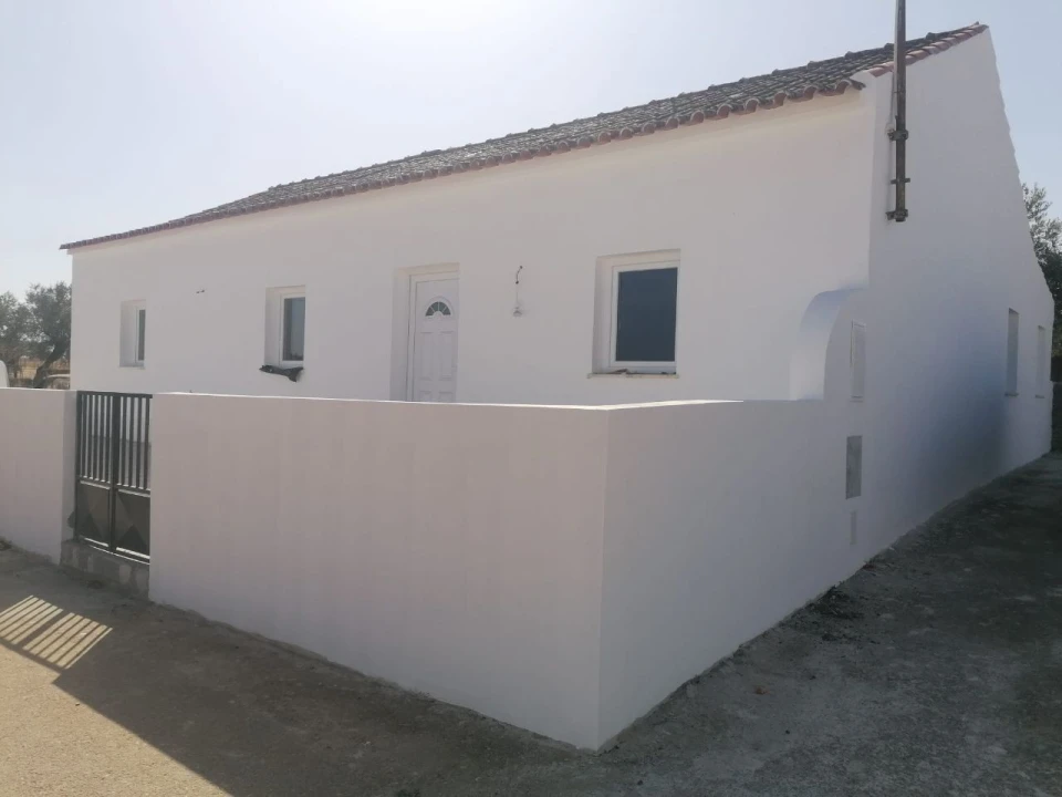 Moradia T3 para Venda em Cabeça de Carneiro Foto 3