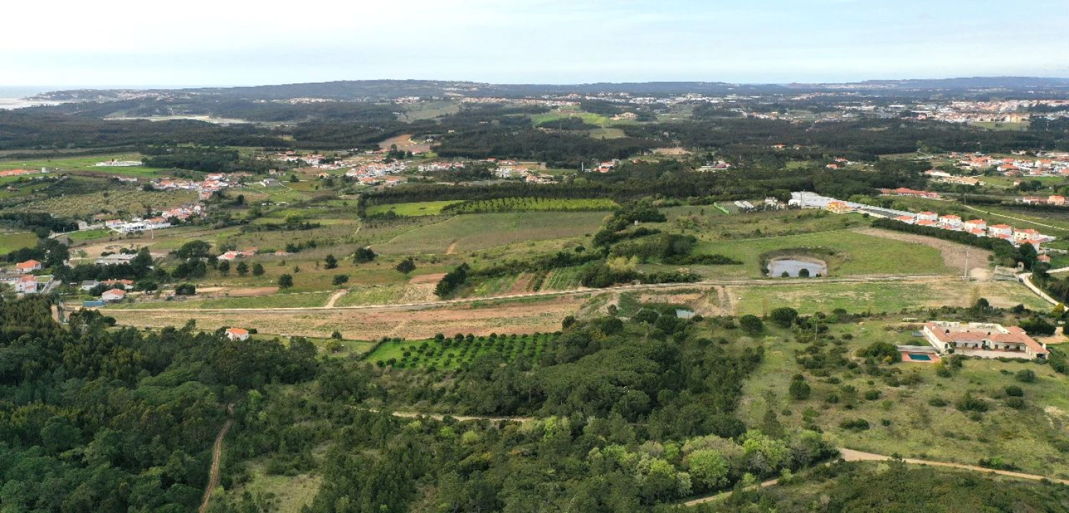 Terreno P/ Prédio para Venda em Trás do Outeiro Foto 1