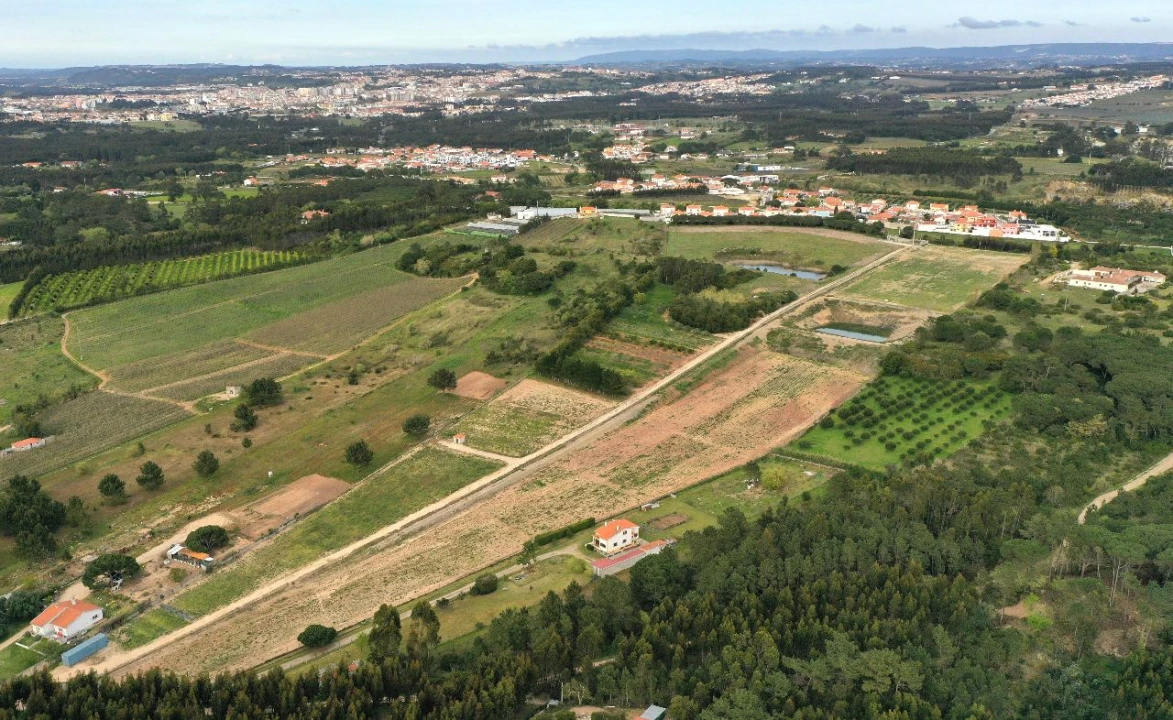 Terreno P/ Prédio para Venda em Trás do Outeiro Foto 8