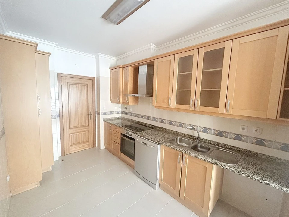 Apartamento T2 para Arrendamento em Torres Vedras Foto 1