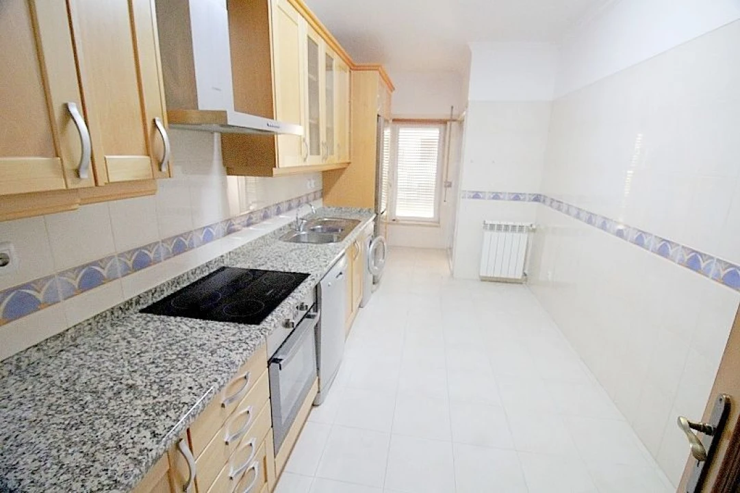 Apartamento T2 para Arrendamento em Torres Vedras Foto 2