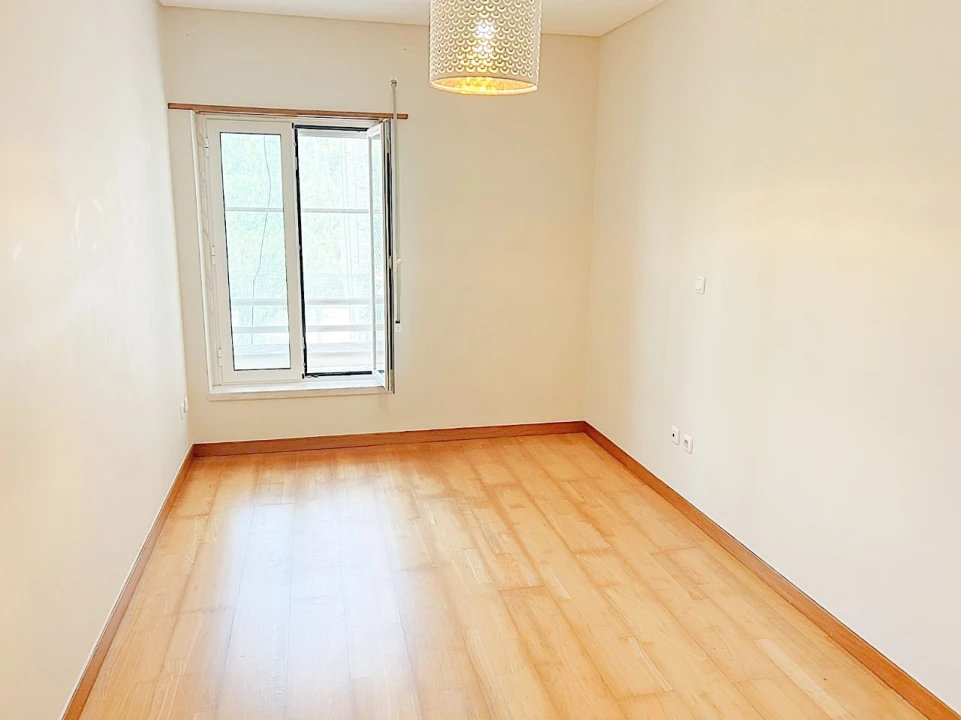 Apartamento T2 para Arrendamento em Torres Vedras Foto 10