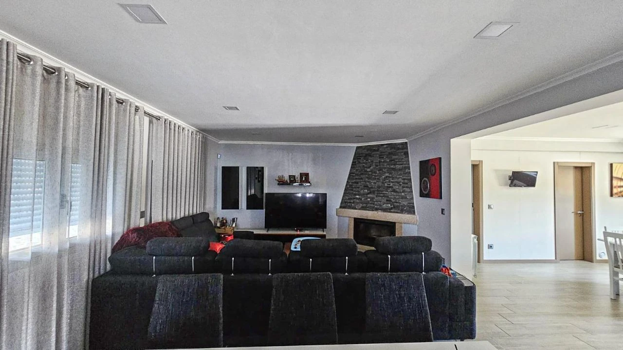 Moradia T10 para Venda em Mirandela Foto 4
