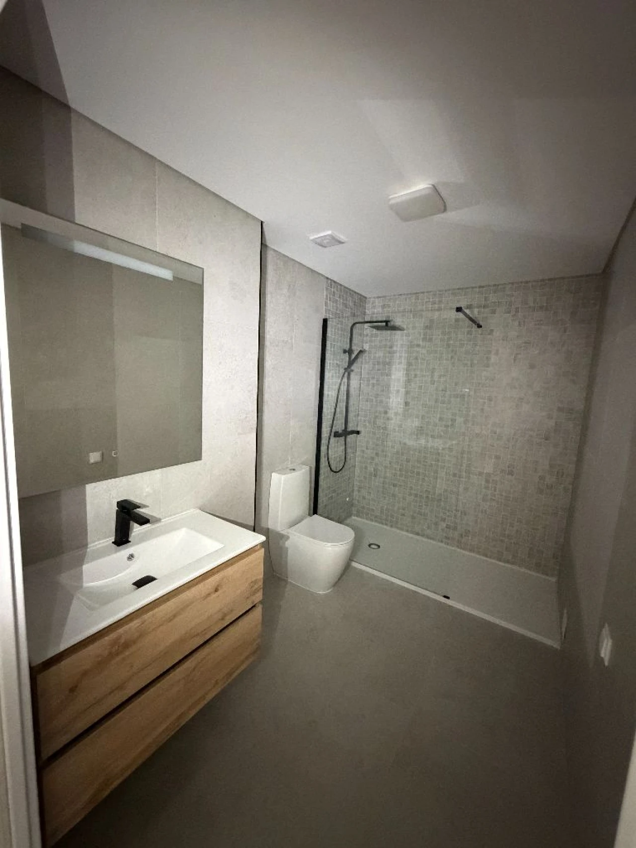 Apartamento T1 para Venda em Covilhã Foto 11