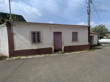 Moradia T2 para Venda em Pousados