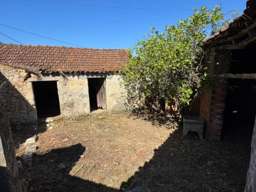 Moradia T2 para Venda em Pousados