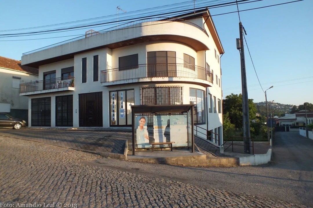 Loja para Arrendamento em Lordelo Foto 7