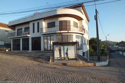 Loja para Arrendamento em Lordelo