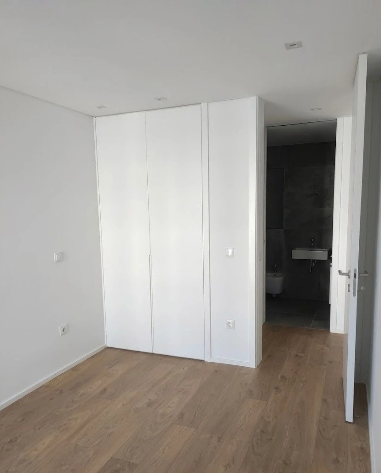 Apartamento T1 para Arrendamento em Porto Foto 3