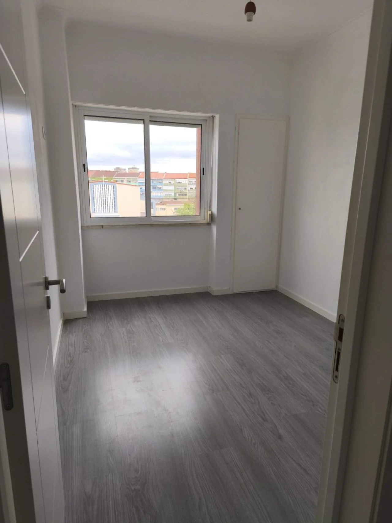 Apartamento T2 para Arrendamento em Barreiro Foto 13