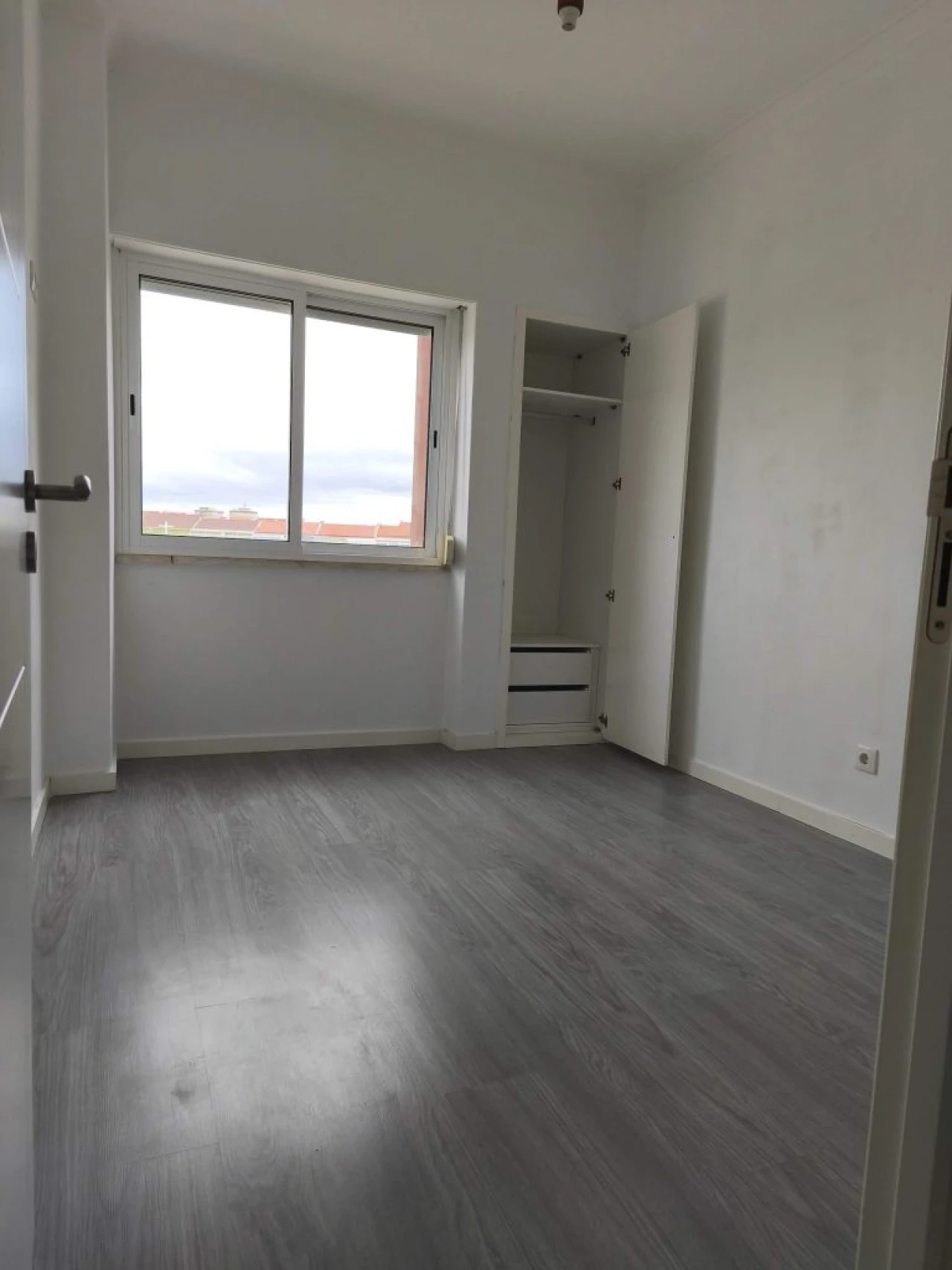 Apartamento T2 para Arrendamento em Barreiro Foto 12