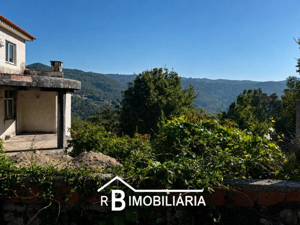 Moradia T4 para Venda em Valadares Foto 3