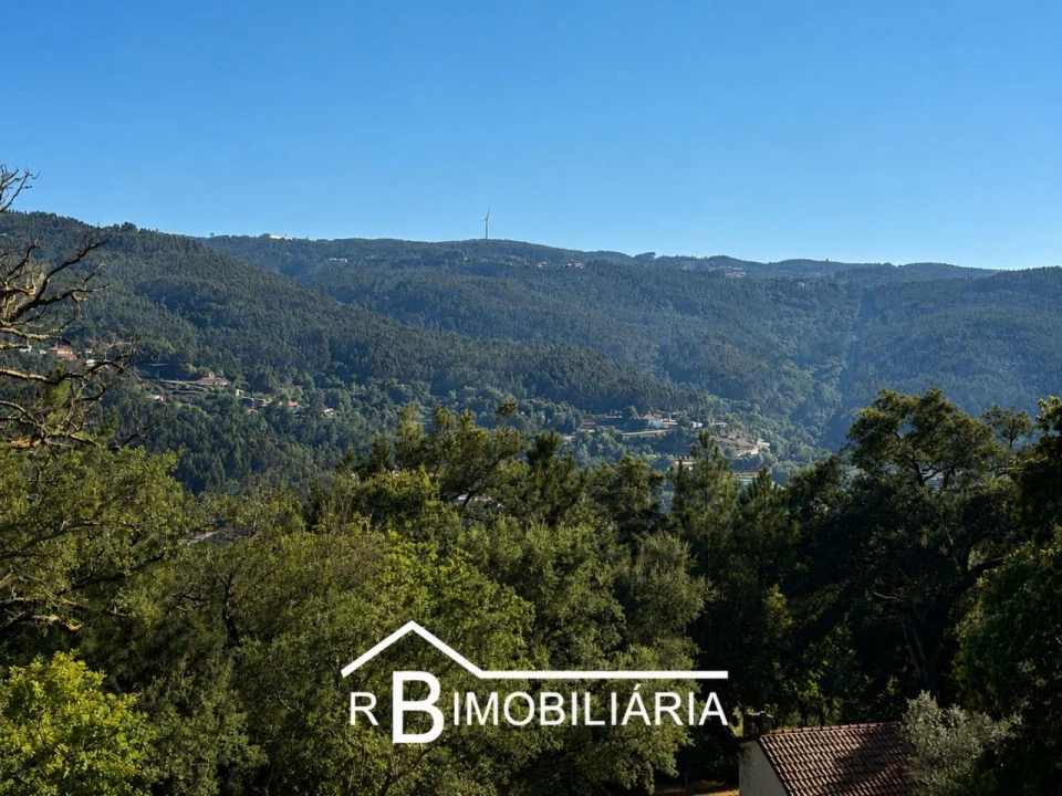 Moradia T4 para Venda em Valadares Foto 5