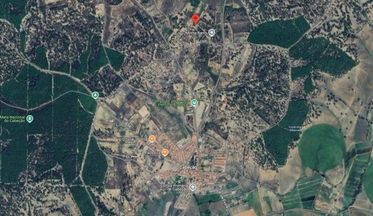 Terreno para Venda em Cabeção Foto 1
