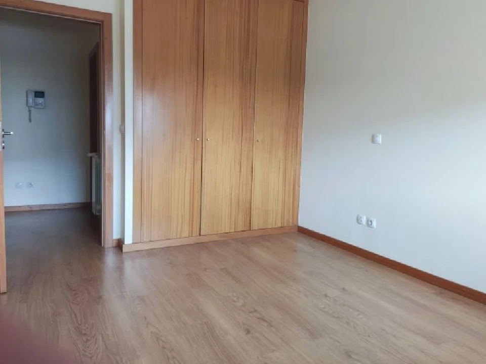 Apartamento T1 para Arrendamento em Porto Foto 9