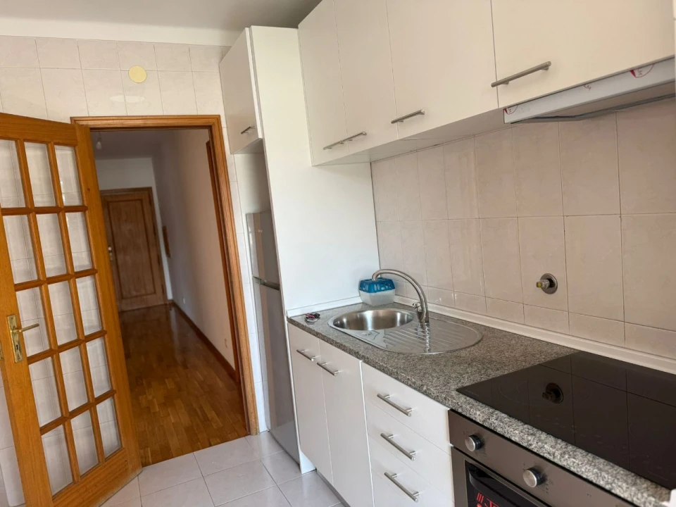 Apartamento T1 para Arrendamento em Porto Foto 1