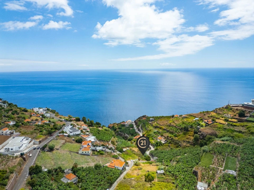 Terreno para Venda em Canhas Foto 1