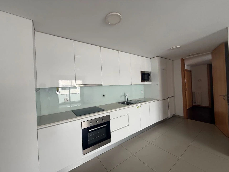 Apartamento para Arrendamento em Porto Foto 2