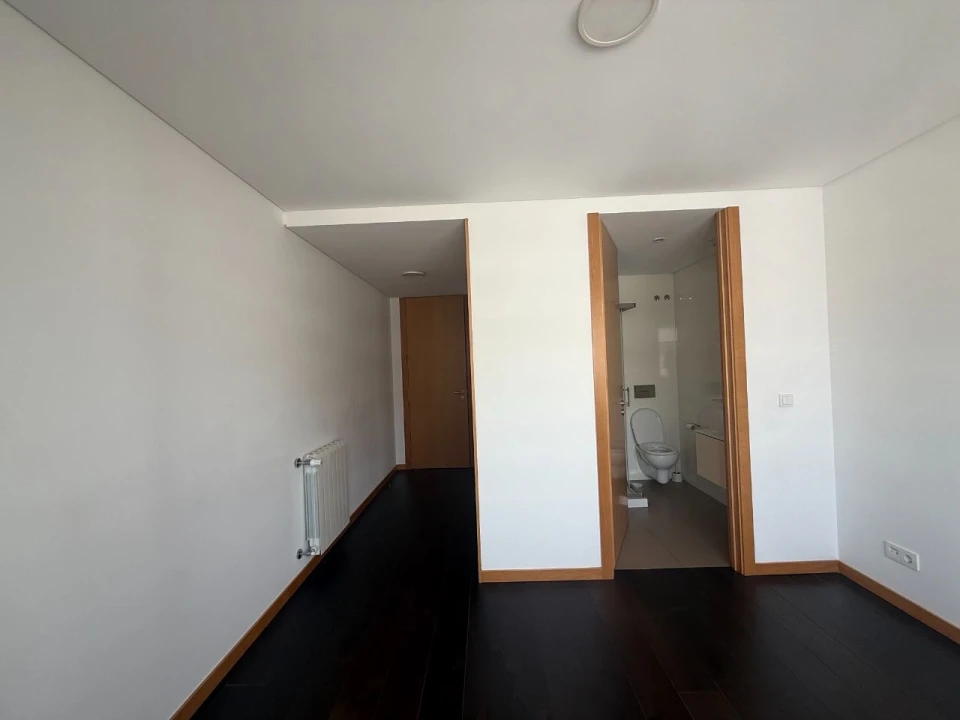 Apartamento para Arrendamento em Porto Foto 5