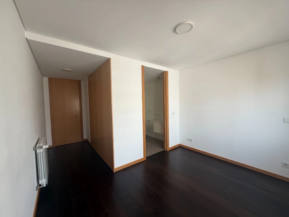 Apartamento para Arrendamento em Porto Foto 8