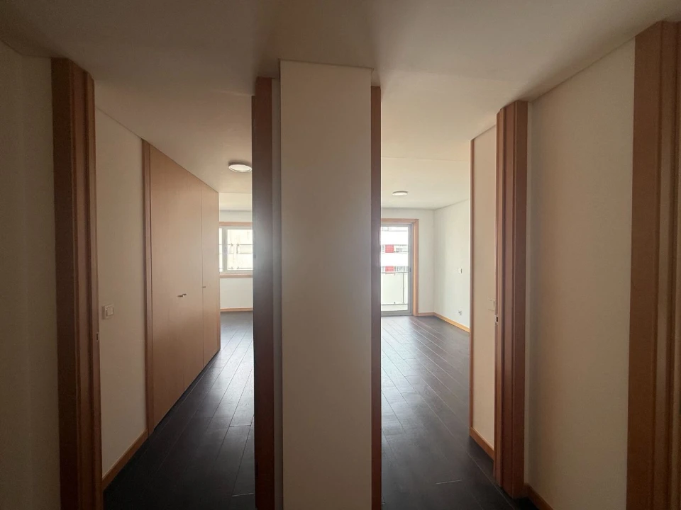 Apartamento para Arrendamento em Porto Foto 9