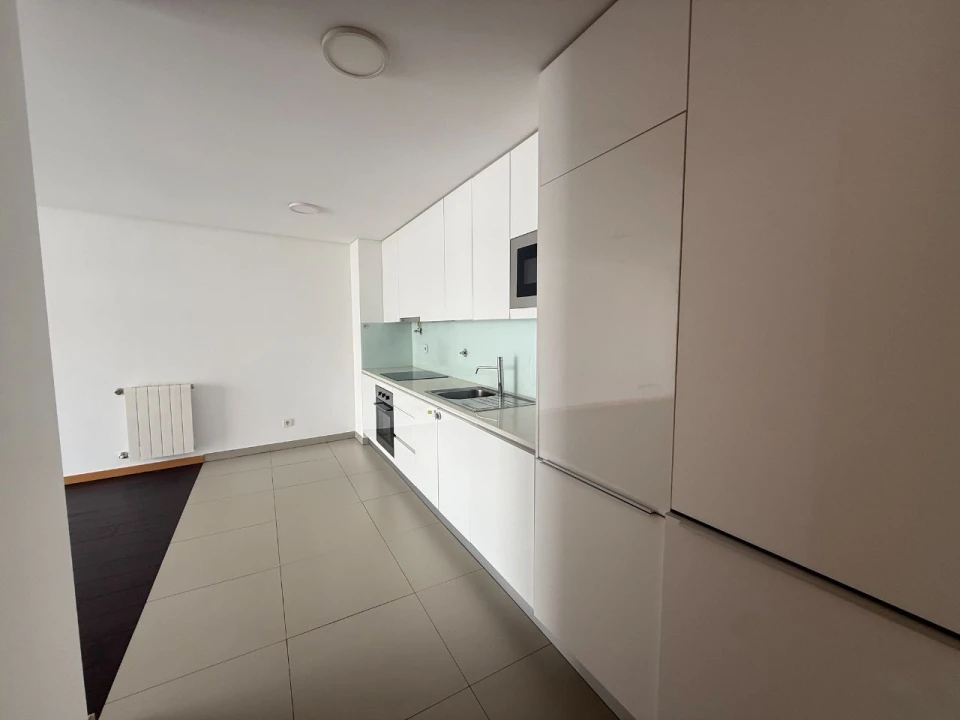 Apartamento para Arrendamento em Porto Foto 12