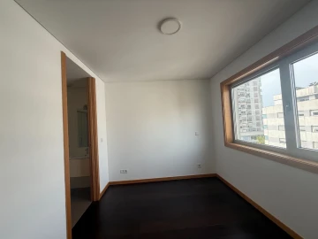 Apartamento para Arrendamento em Porto