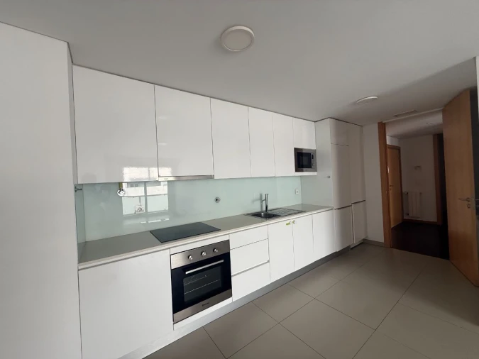 Apartamento para Arrendamento em Porto Foto 2
