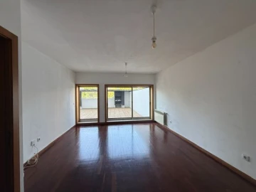 Apartamento T1 para Arrendamento em Maia