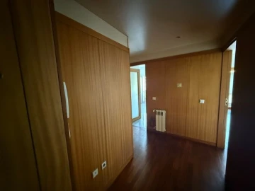 Apartamento T1 para Arrendamento em Maia