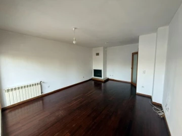 Apartamento T1 para Arrendamento em Maia