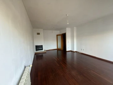Apartamento T1 para Arrendamento em Maia