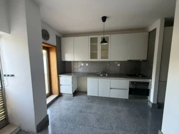 Apartamento T1 para Arrendamento em Maia