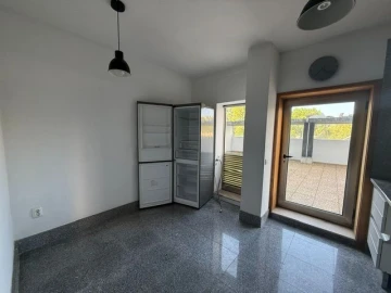 Apartamento T1 para Arrendamento em Maia