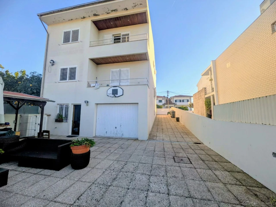 Moradia T4 para Venda em Maia Foto 6