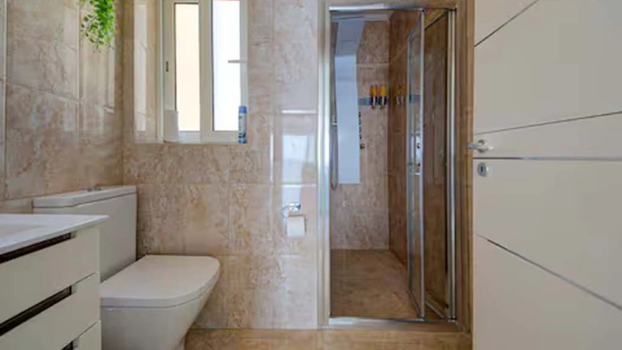Apartamento T2 para Arrendamento em Porto Foto 8
