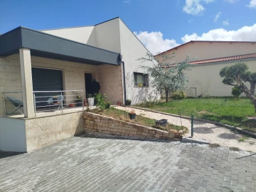 Moradia T4 para Venda em Penedono