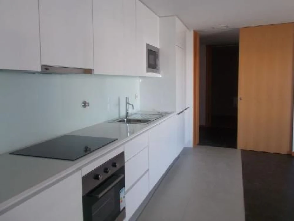 Apartamento T2 para Arrendamento em Porto Foto 3