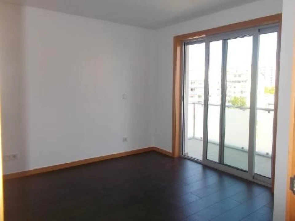 Apartamento T2 para Arrendamento em Porto Foto 5