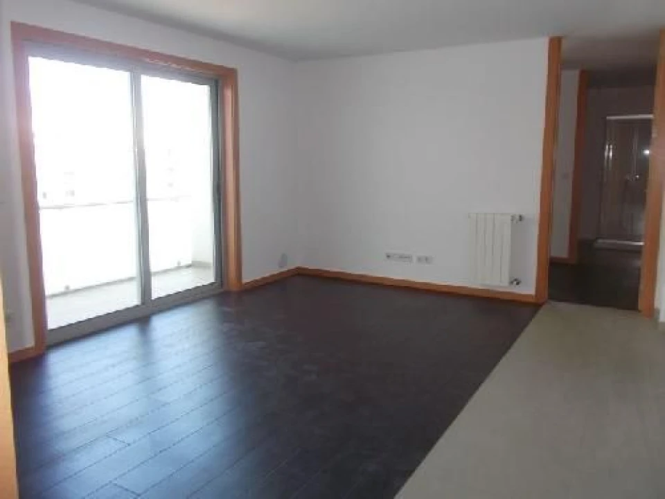 Apartamento T2 para Arrendamento em Porto Foto 4