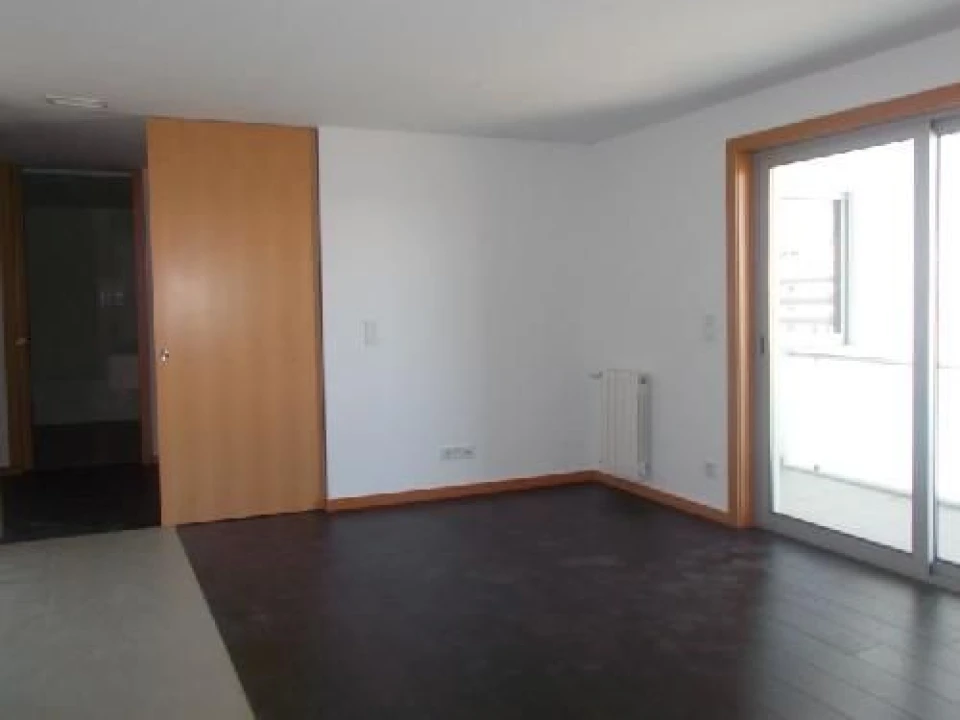 Apartamento T2 para Arrendamento em Porto Foto 8
