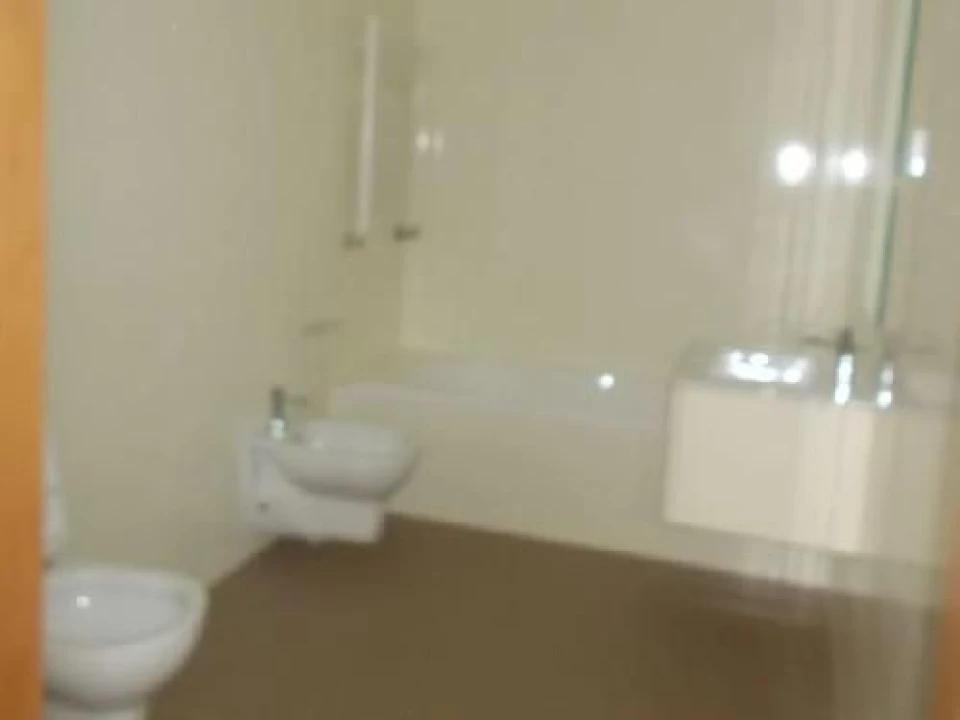Apartamento T2 para Arrendamento em Porto Foto 9