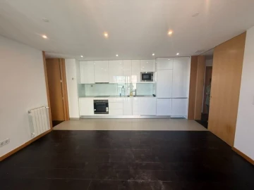Apartamento T2 para Arrendamento em Porto