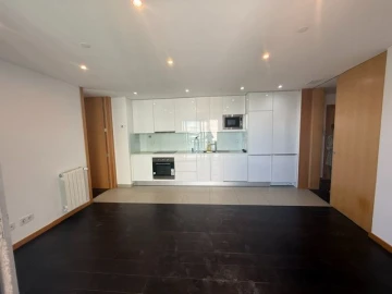 Apartamento T2 para Arrendamento em Porto